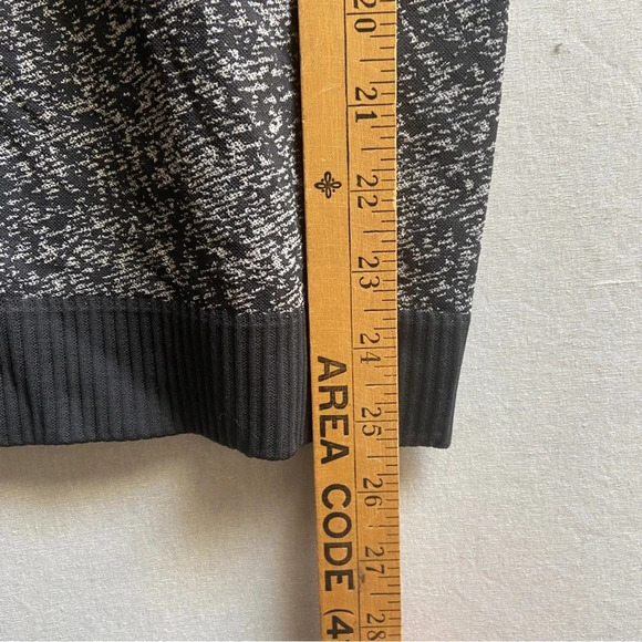 Lululemon Athletica mock neck 1/3 zip pull over long sleeve running shirt Sz 6 - Picture 13 of 13